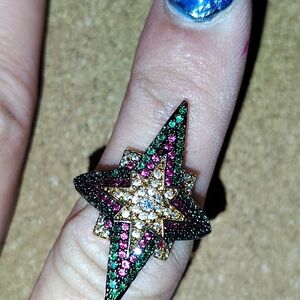 Elegant Gold and Multicolor Star Ring